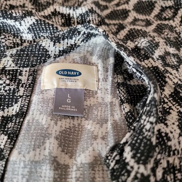 Old Navy Black & White Sleeveless Dress with Back Cut Out - in Size Large - Picture 4 of 4